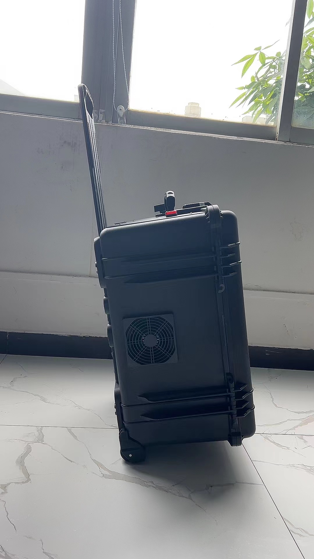 运河手拉箱型移动通信干扰器
